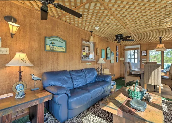 Quaint Chincoteague Island Hideaway W/ 2 Porches!