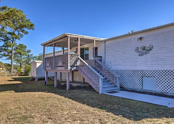Quaint Chincoteague Island Hideaway W/ 2 Porches!